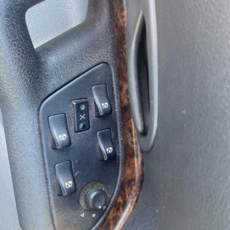 Porte avant gauche RENAULT SAFRANE Photo n°18