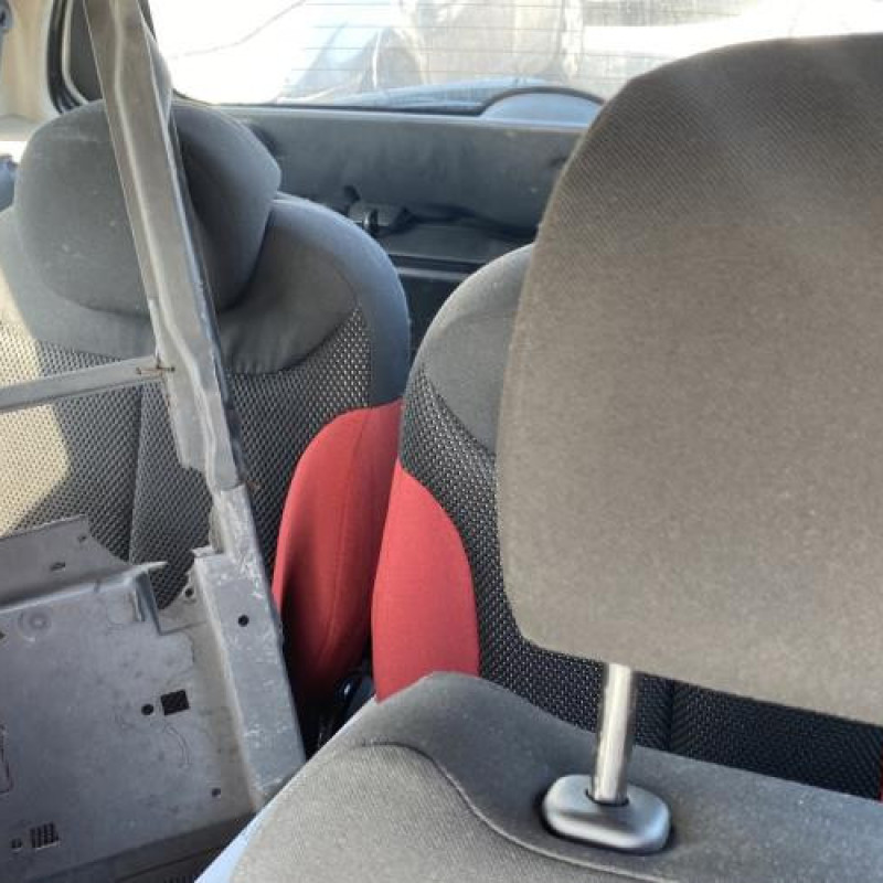 Vitre avant droit CITROEN C2 Photo n°17