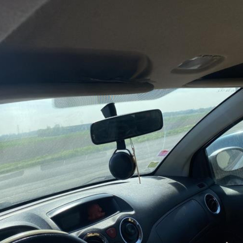 Vitre avant droit CITROEN C2 Photo n°19