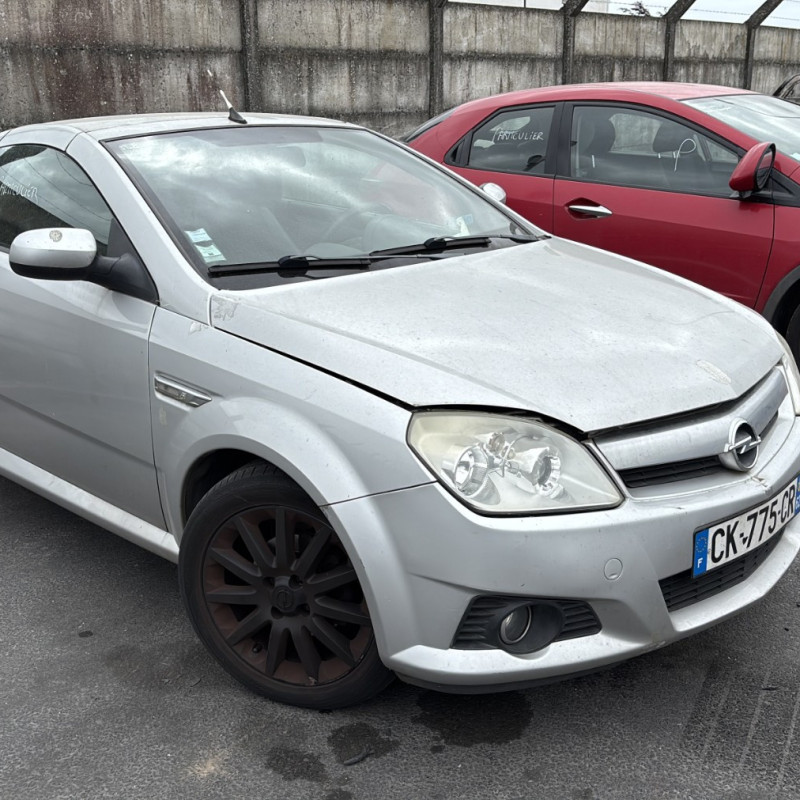 OPEL TIGRA 2 TWINTOP CABRIOLET 1.4i - 16V Photo n°2