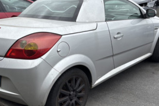 OPEL TIGRA 2 TWINTOP CABRIOLET 1.4i - 16V