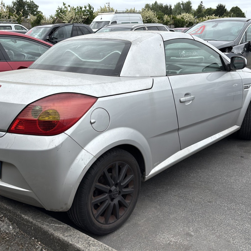 OPEL TIGRA 2 TWINTOP CABRIOLET 1.4i - 16V Photo n°3