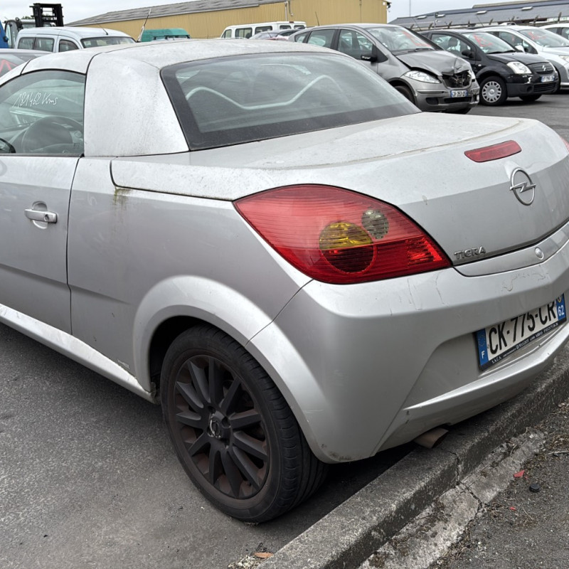 OPEL TIGRA 2 TWINTOP CABRIOLET 1.4i - 16V Photo n°4