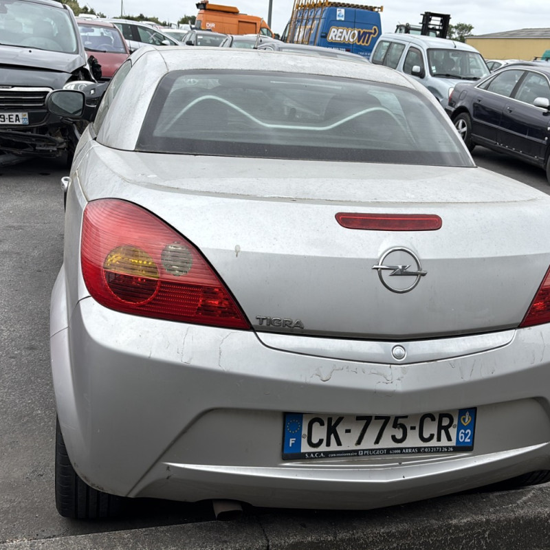 OPEL TIGRA 2 TWINTOP CABRIOLET 1.4i - 16V Photo n°5