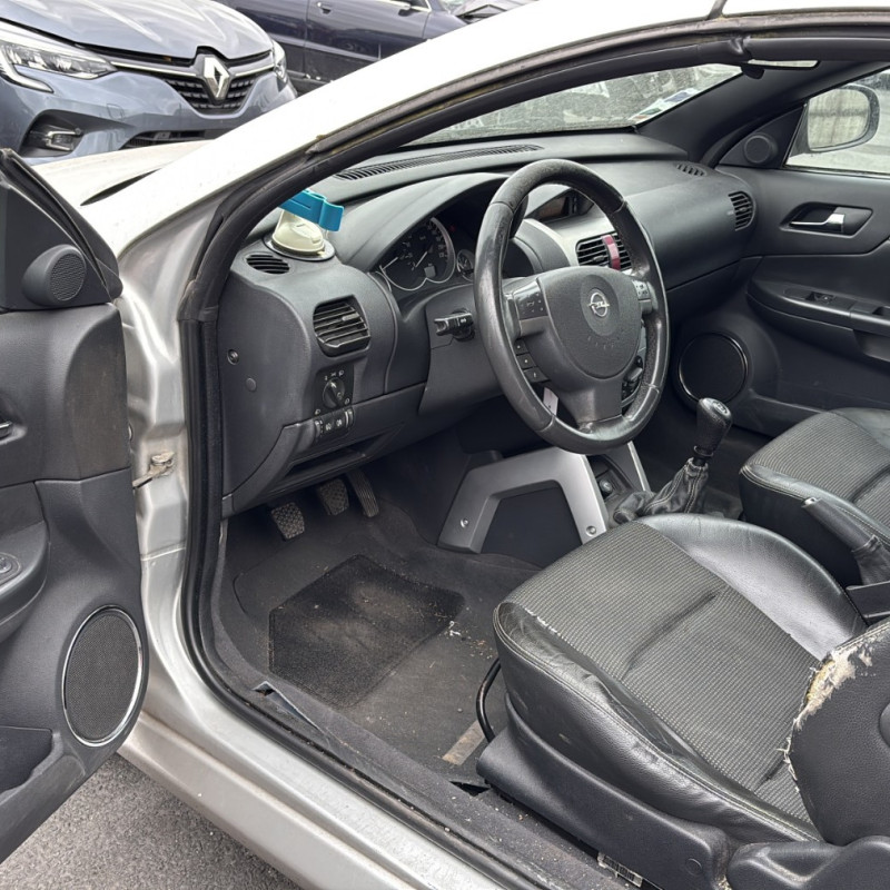 OPEL TIGRA 2 TWINTOP CABRIOLET 1.4i - 16V Photo n°9