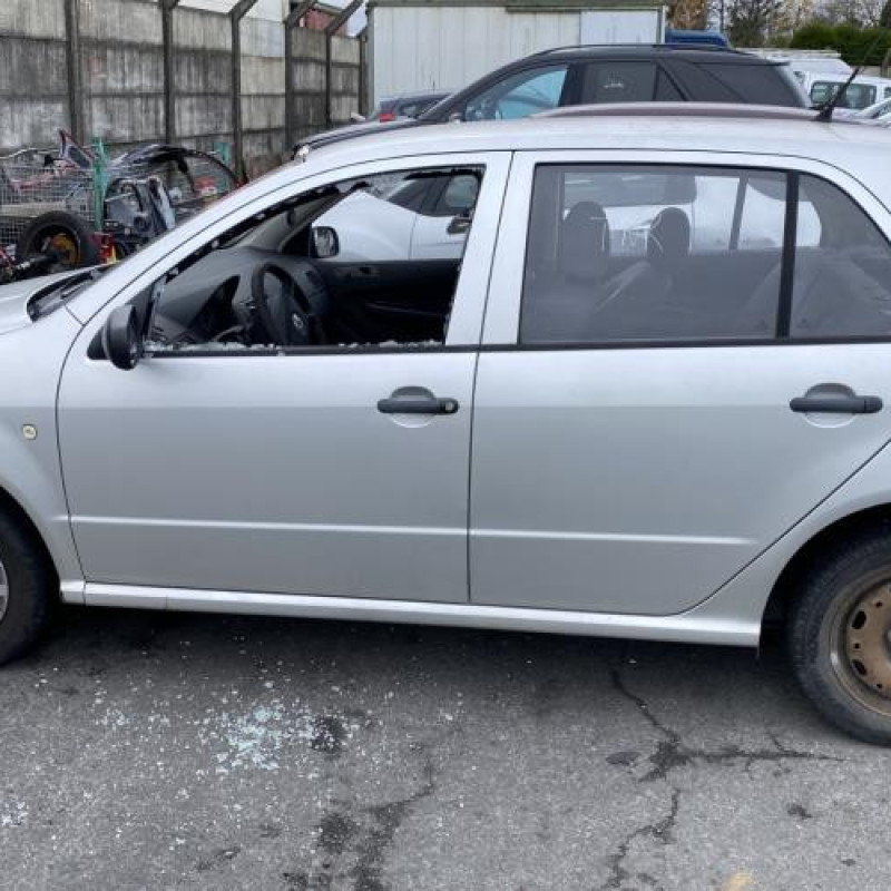 Feu arriere principal droit (feux) SKODA FABIA 1 Photo n°9