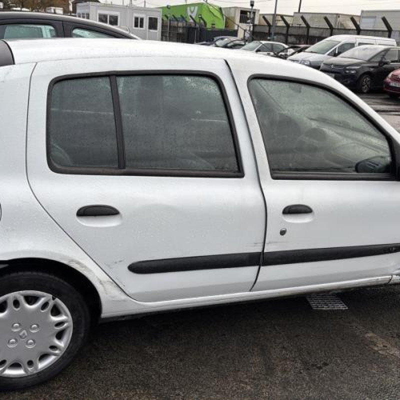 Pompe de direction RENAULT CLIO 2 Photo n°10