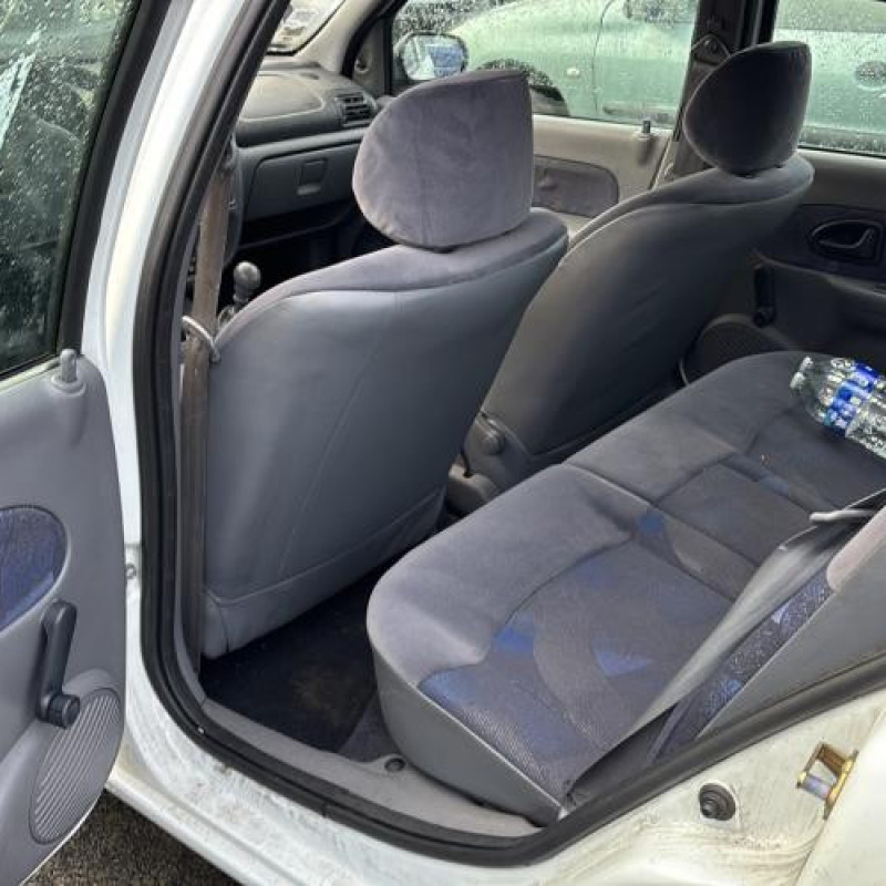 Pompe de direction RENAULT CLIO 2 Photo n°13
