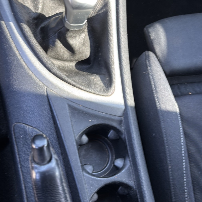 BMW SERIE 1 E87 PHASE 2 118d 2.0D - 16V TURBO Photo n°16