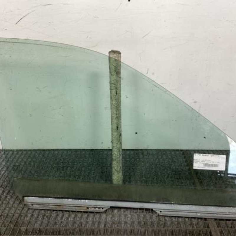 Vitre avant gauche RENAULT SAFRANE Photo n°4
