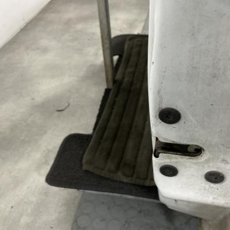 Porte avant droit RENAULT CLIO 2 CAMPUS Photo n°3