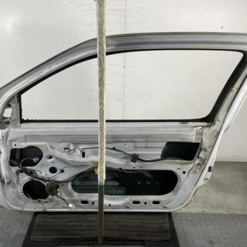 Porte avant droit RENAULT CLIO 2 CAMPUS Photo n°6