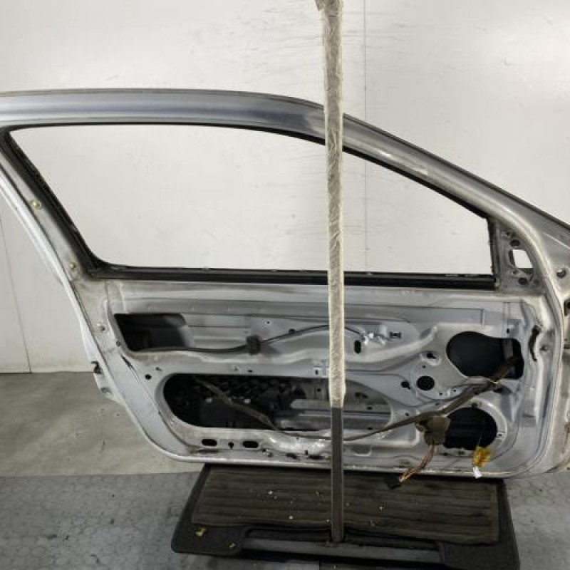 Porte avant gauche RENAULT CLIO 2 CAMPUS Photo n°6