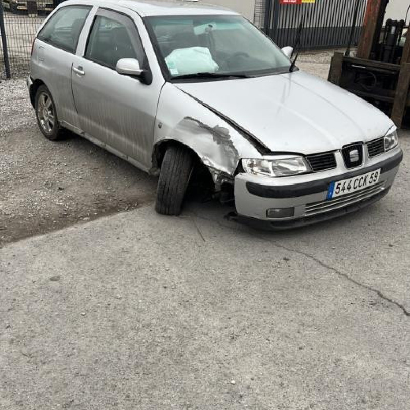 Vitre avant droit SEAT IBIZA 2 Photo n°6
