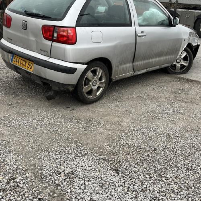 Vitre avant droit SEAT IBIZA 2 Photo n°7