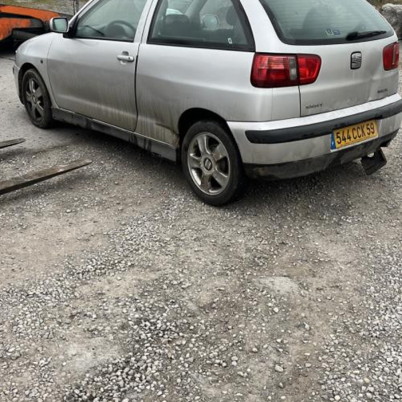 Vitre avant droit SEAT IBIZA 2 Photo n°8