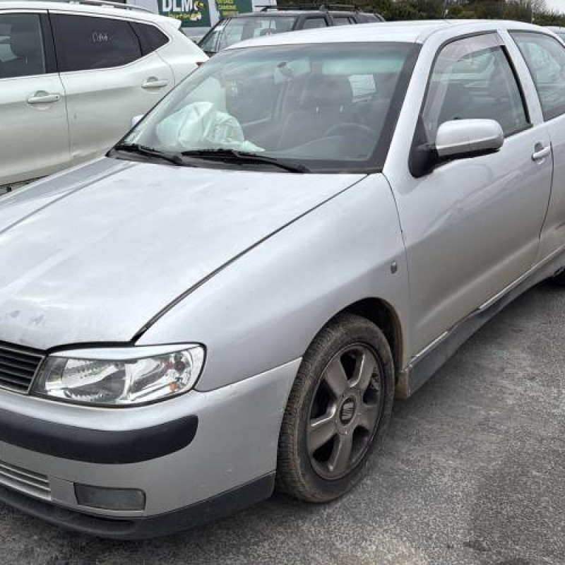 Vitre avant droit SEAT IBIZA 2 Photo n°15