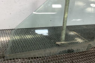Vitre avant gauche PEUGEOT 405