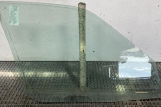 Vitre avant gauche PEUGEOT 405