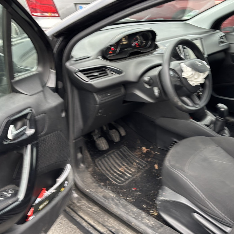 PEUGEOT 208 1 PHASE 2 1.5 BLUE HDI - 16V TURBO Photo n°9