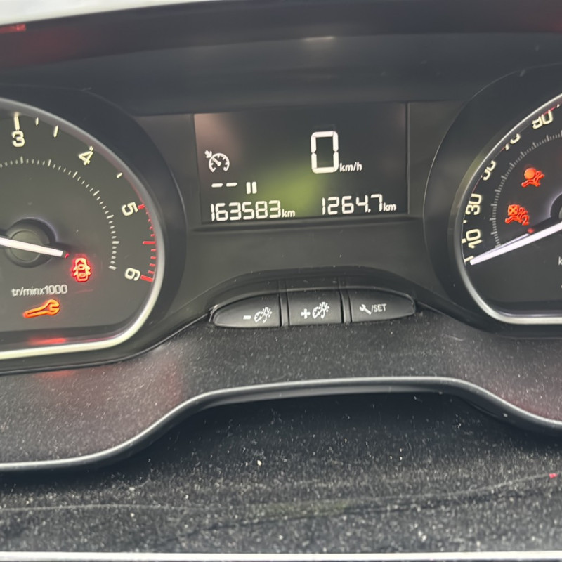 PEUGEOT 208 1 PHASE 2 1.5 BLUE HDI - 16V TURBO Photo n°18