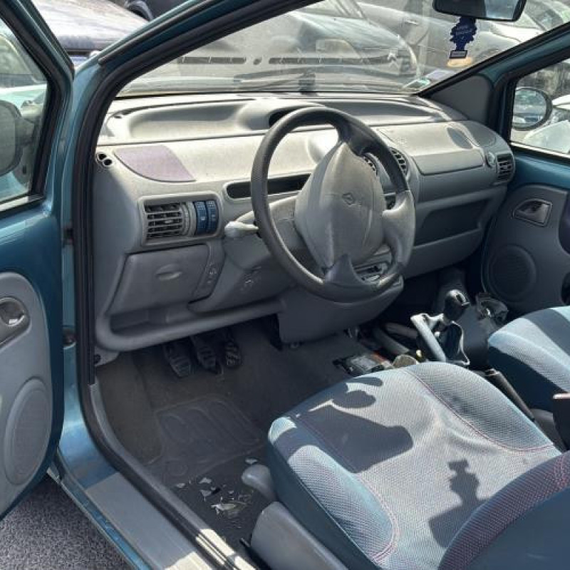 Porte avant gauche RENAULT TWINGO 1 Photo n°13