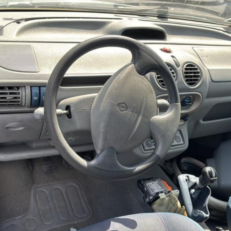 Porte avant gauche RENAULT TWINGO 1 Photo n°15