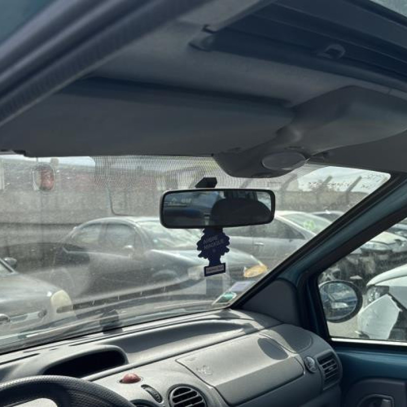 Porte avant gauche RENAULT TWINGO 1 Photo n°16
