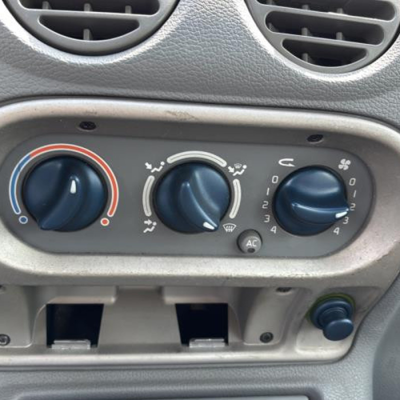 Porte avant gauche RENAULT TWINGO 1 Photo n°20