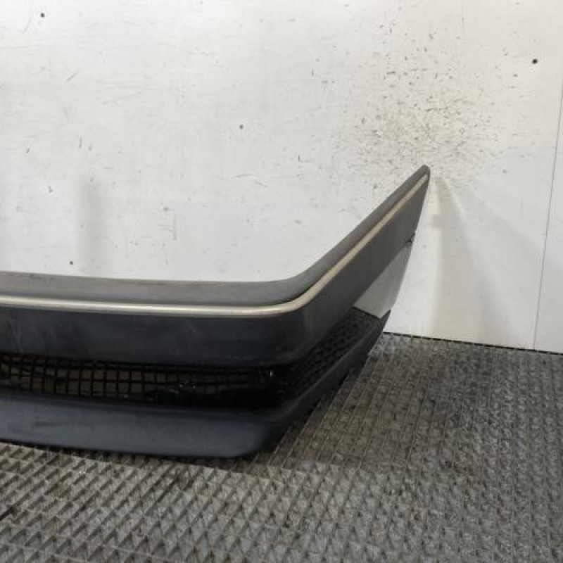 Pare choc arriere PEUGEOT 405 Photo n°3
