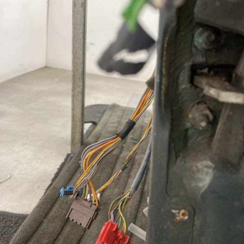 Porte avant gauche PEUGEOT 405 Photo n°4