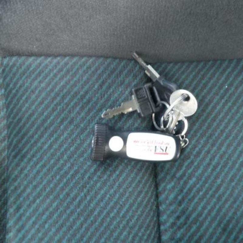 Porte avant gauche PEUGEOT 405 Photo n°7