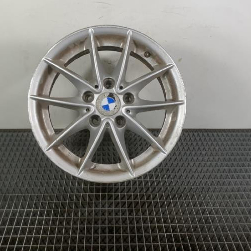 Jante BMW SERIE 1 E87 Photo n°1