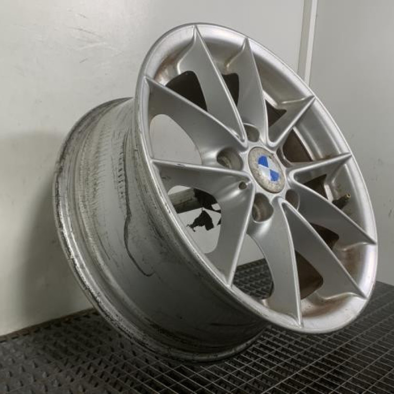 Jante BMW SERIE 1 E87 Photo n°3