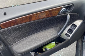 Aile avant droit MERCEDES CLASSE C 203