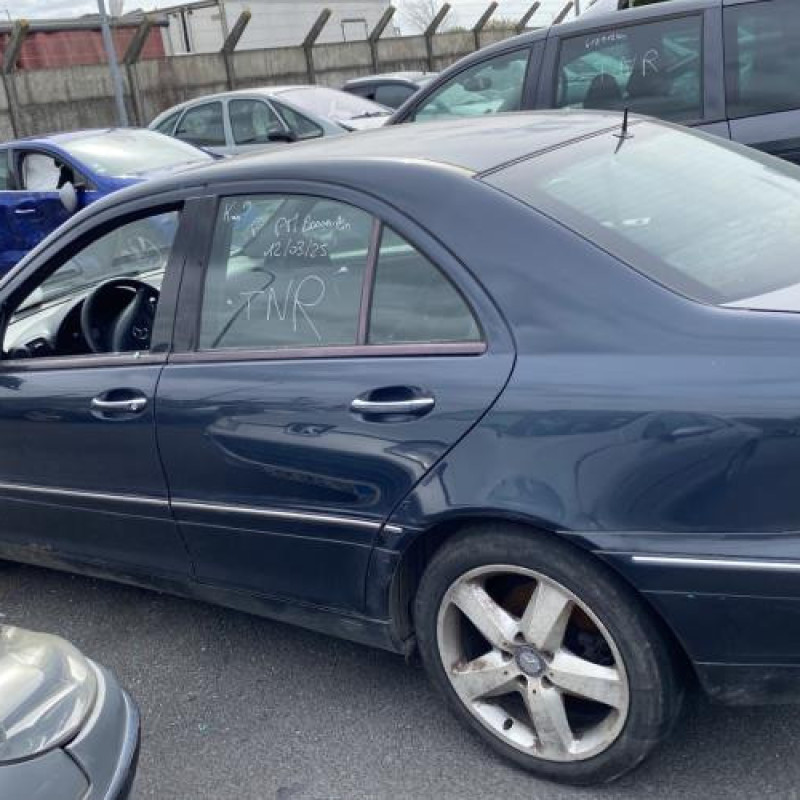 Aile avant gauche MERCEDES CLASSE C 203 Photo n°12