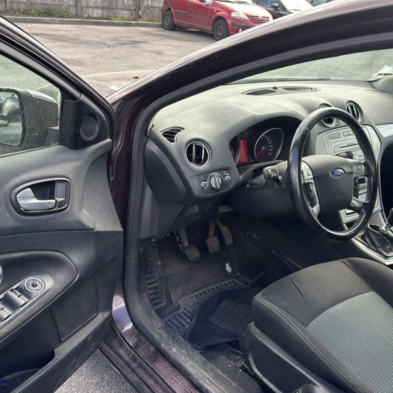 FORD MONDEO 3 PHASE 2 2.0 TDCI - 16V TURBO Photo n°9