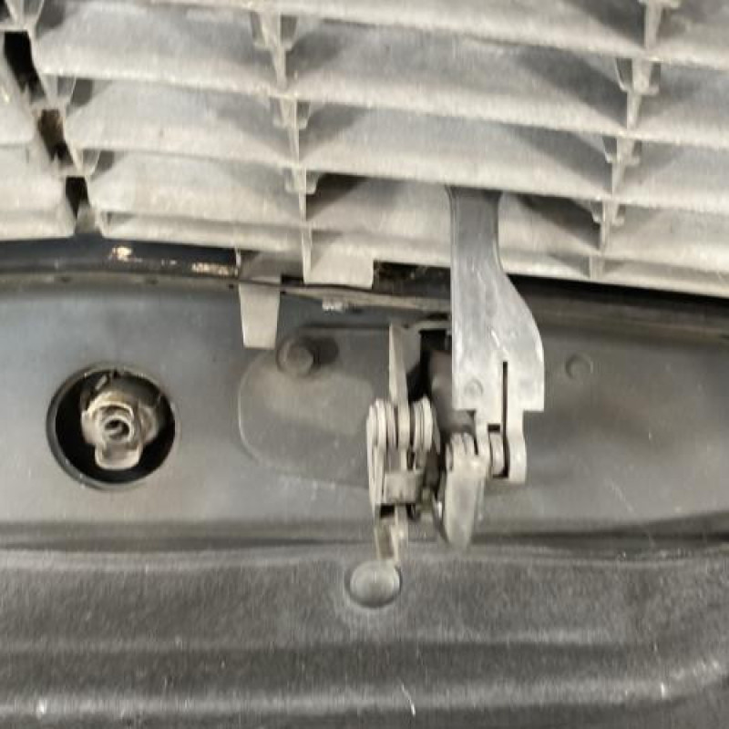 Capot MERCEDES CLASSE C 203 Photo n°6