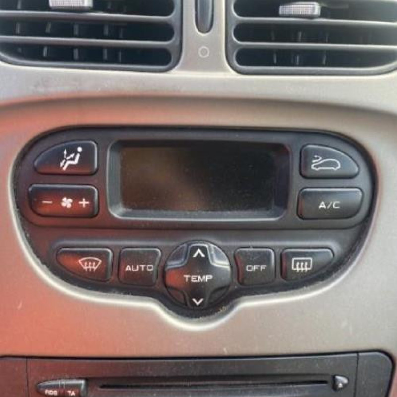 Feu arriere principal gauche (feux) CITROEN XSARA PICASSO Photo n°13