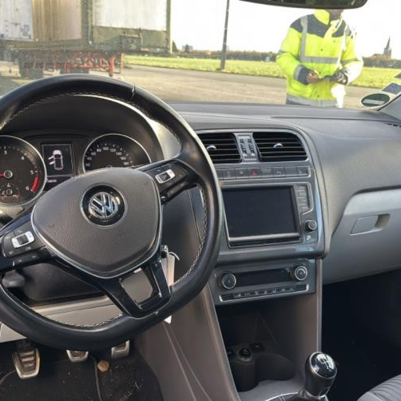 Boitier air bag VOLKSWAGEN POLO 5 Photo n°17