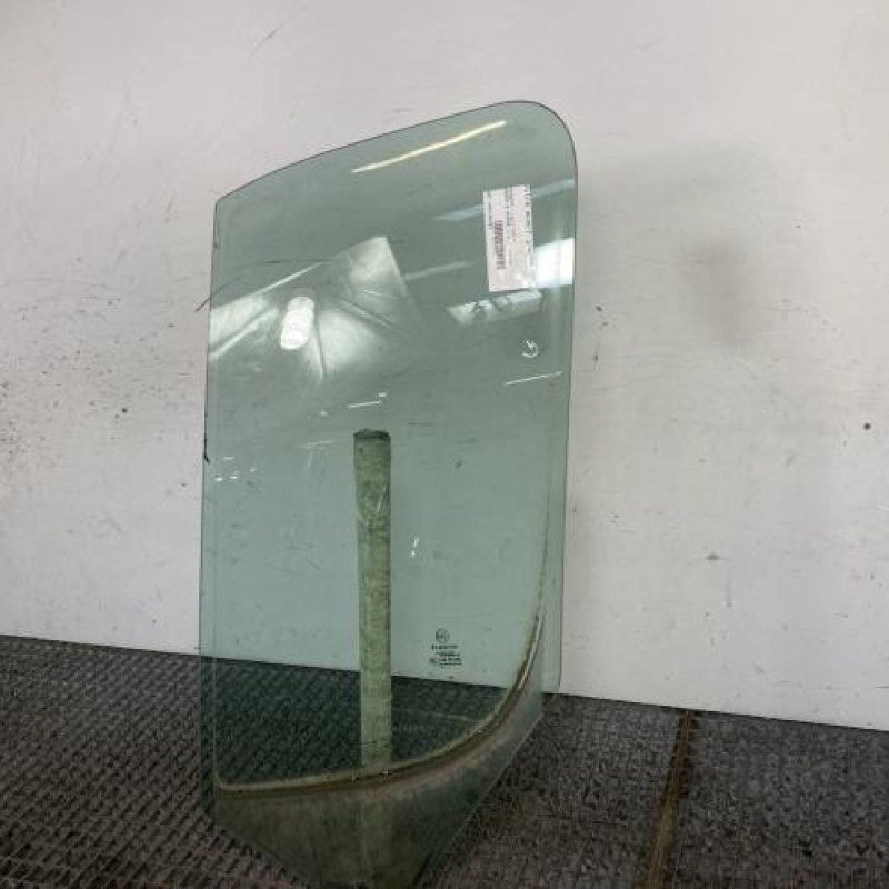 Vitre avant gauche PEUGEOT BOXER 3 Photo n°4