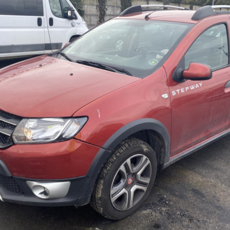 DACIA SANDERO 2 PHASE 1 0.9i - 12V TURBO TCE 90 Photo n°1