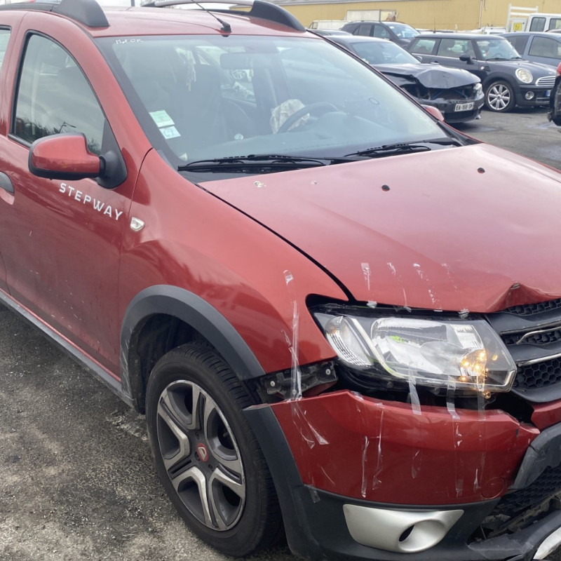 DACIA SANDERO 2 PHASE 1 0.9i - 12V TURBO TCE 90 Photo n°2