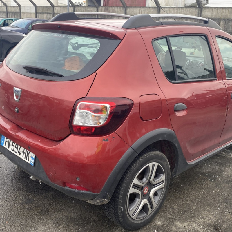 DACIA SANDERO 2 PHASE 1 0.9i - 12V TURBO TCE 90 Photo n°3