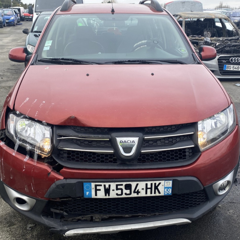 DACIA SANDERO 2 PHASE 1 0.9i - 12V TURBO TCE 90 Photo n°8