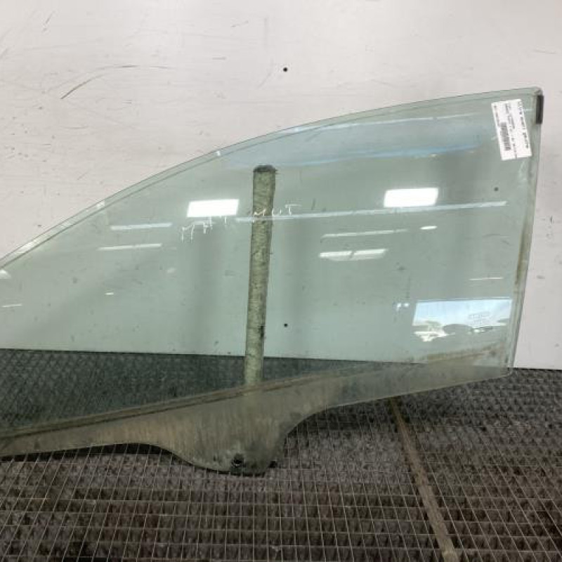 Vitre avant gauche FIAT GRANDE PUNTO Photo n°1