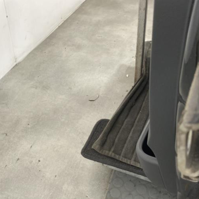 Porte avant gauche CITROEN C2 Photo n°5