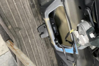 Malle/Hayon arriere PEUGEOT 3008 1