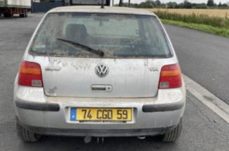 Pare boue avant droit VOLKSWAGEN GOLF 4