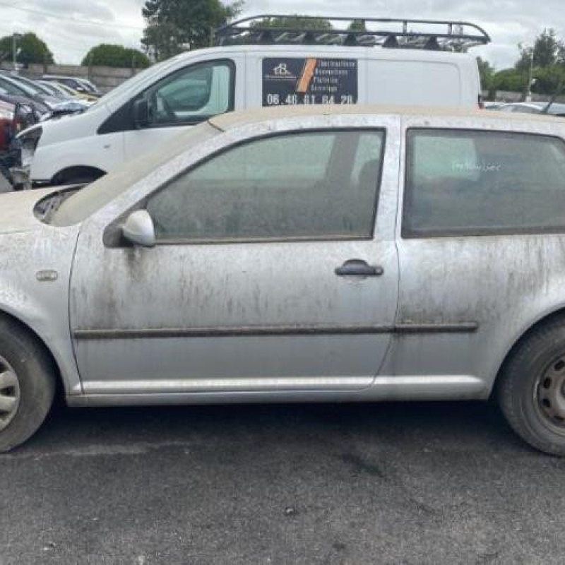 Pare boue avant droit VOLKSWAGEN GOLF 4 Photo n°6